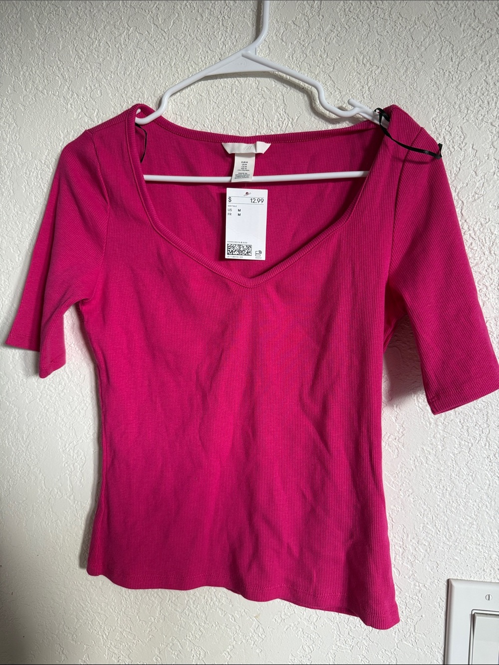 H&M Women's Fitted V-Neck Top in Hot Pink
